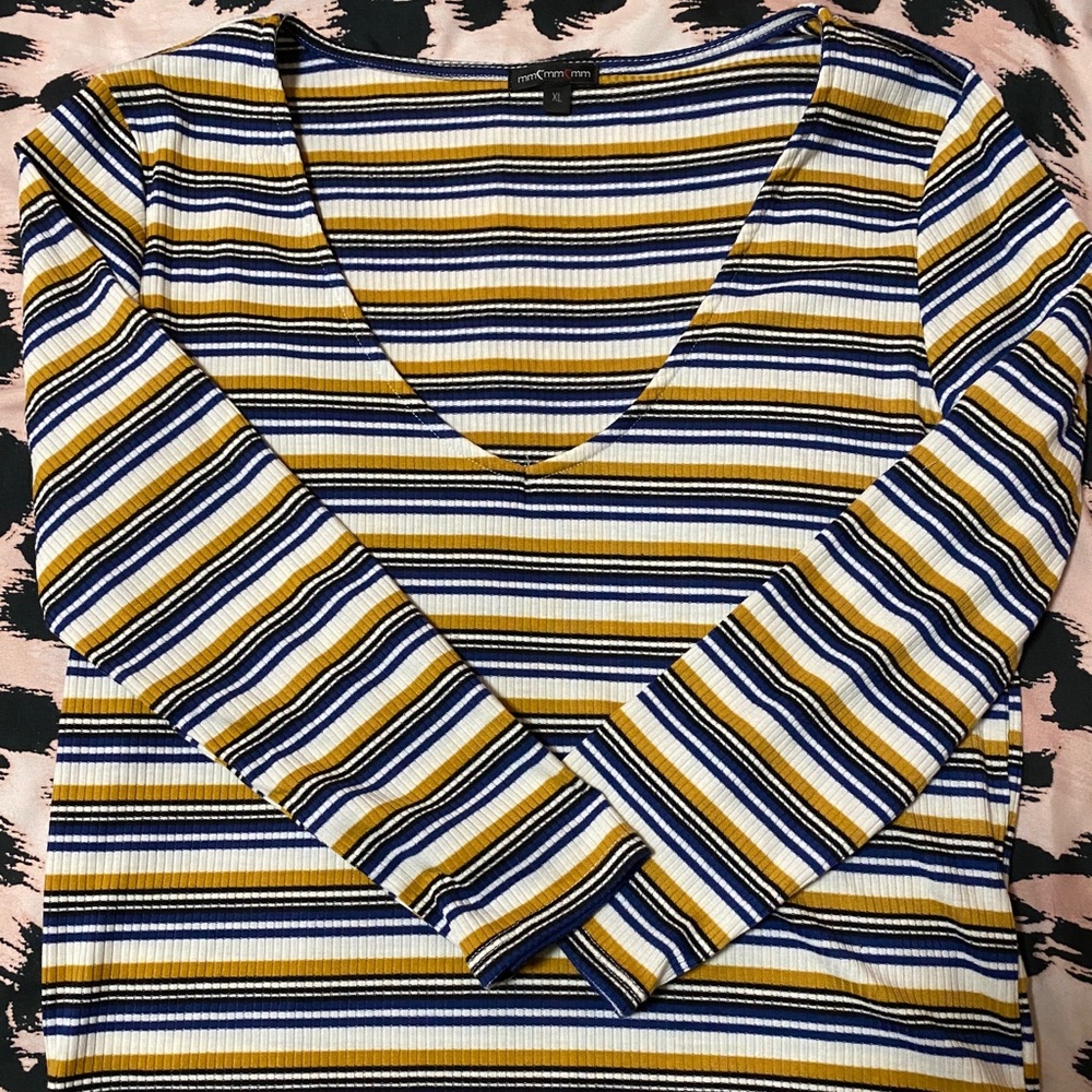 Women’s Juniors Size XL Long Sleeve Striped Top